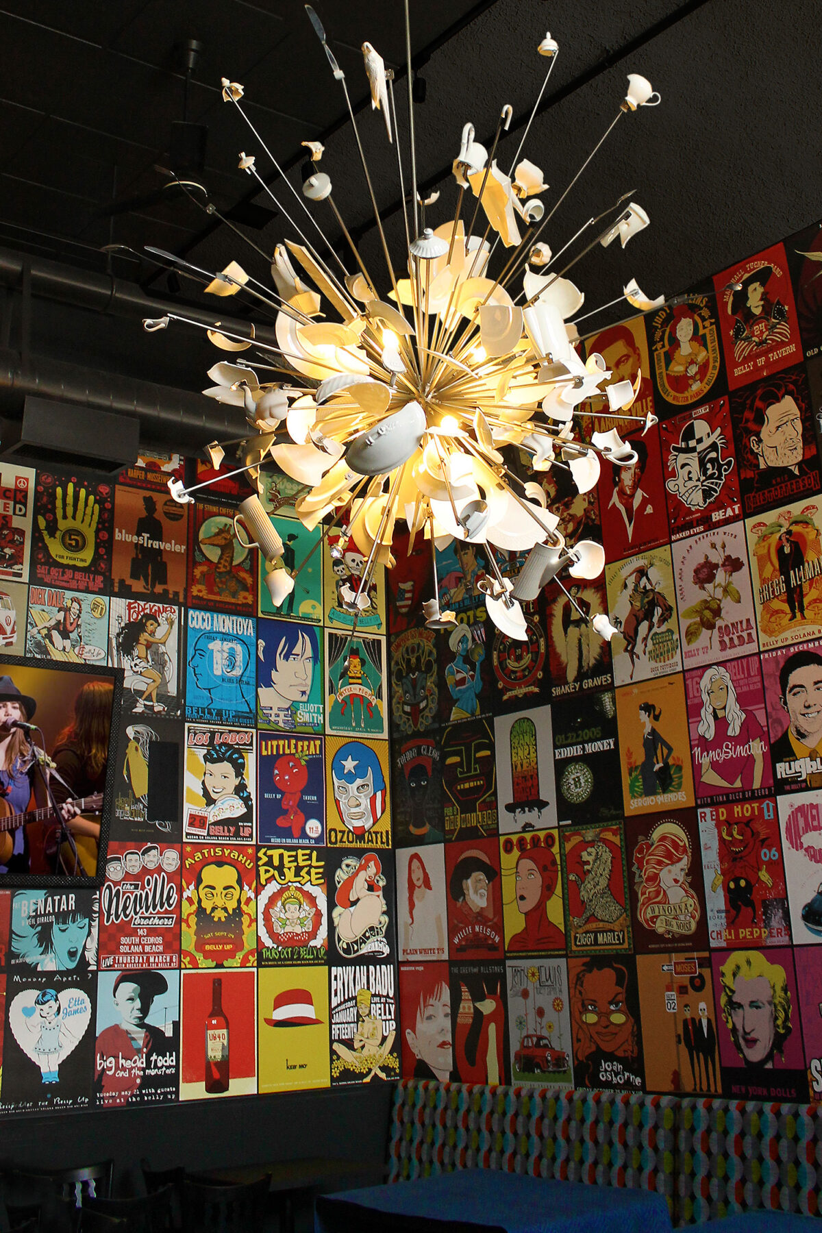 Exploding Plate Chandelier – TAVERN